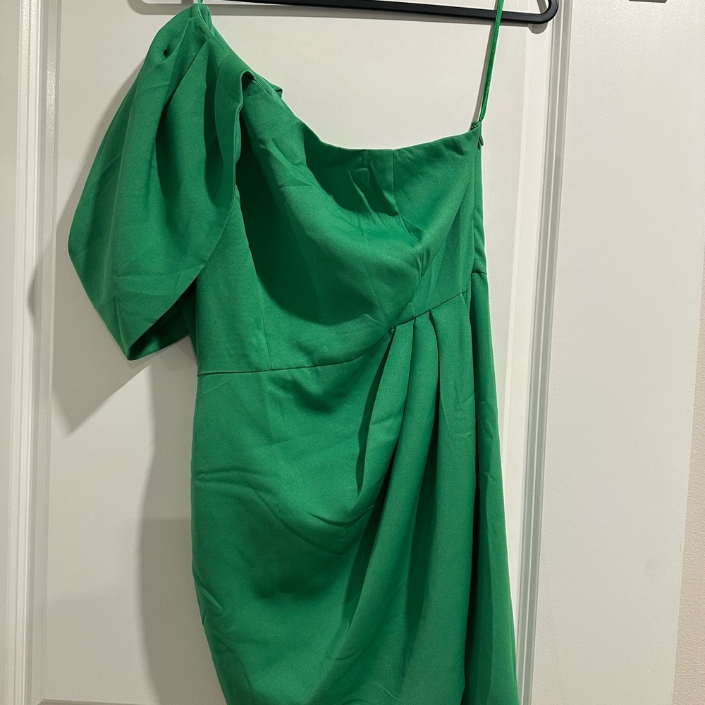 DO+BE One-Shoulder Green Cocktail Dress